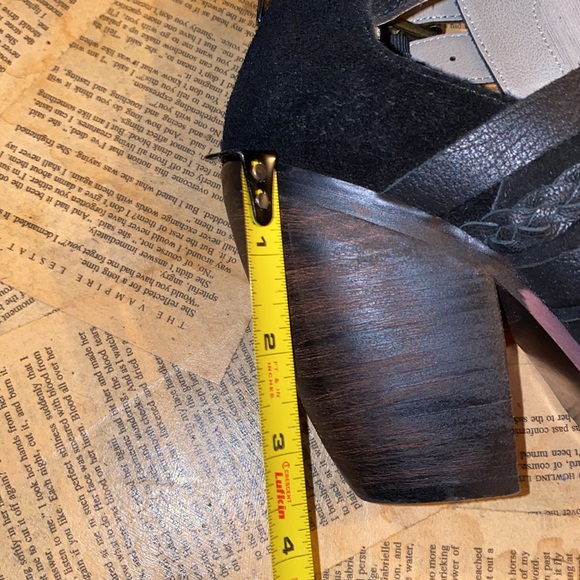 🎃 Soho Cobbler Suede & Leather cutout booties - Picture 10 of 10